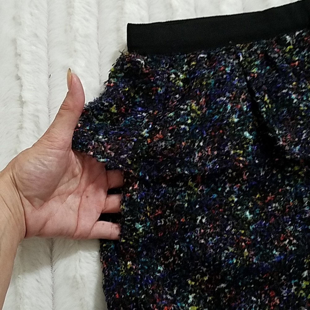 BCBGENERATION  Black multicolored thread detail shorts ruffle flirty sz.8 - Picture 7 of 7